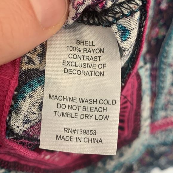 Bleuh Ciel Boho peasant top with tassel in a colorful print size small - Picture 7 of 8